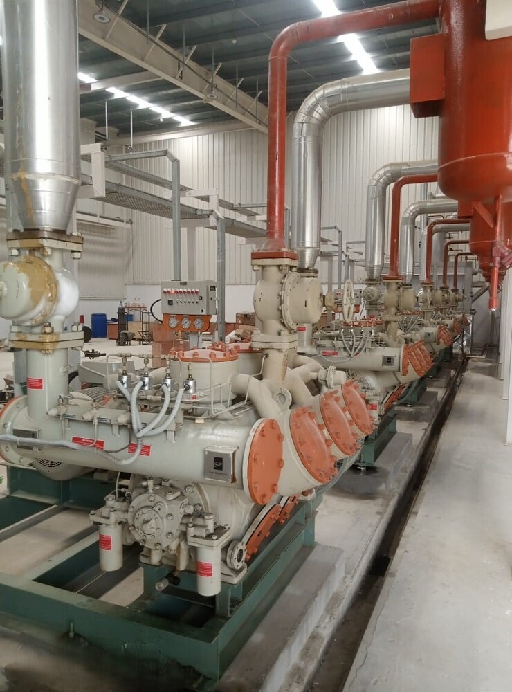 Reciprocating Compressor With Khushifoot Frame
