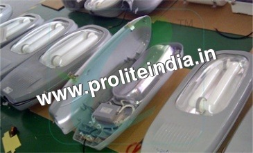 व्हाइट आईपी-66 इंडक्शन स्ट्रीट लाइट