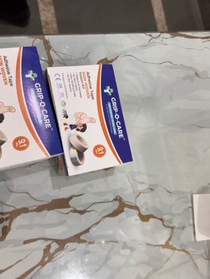 Non woven adhesive bandage