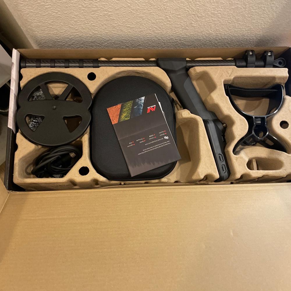 Minelab Equinox 900 Metal Detector Multi-IQ Waterproof Detector