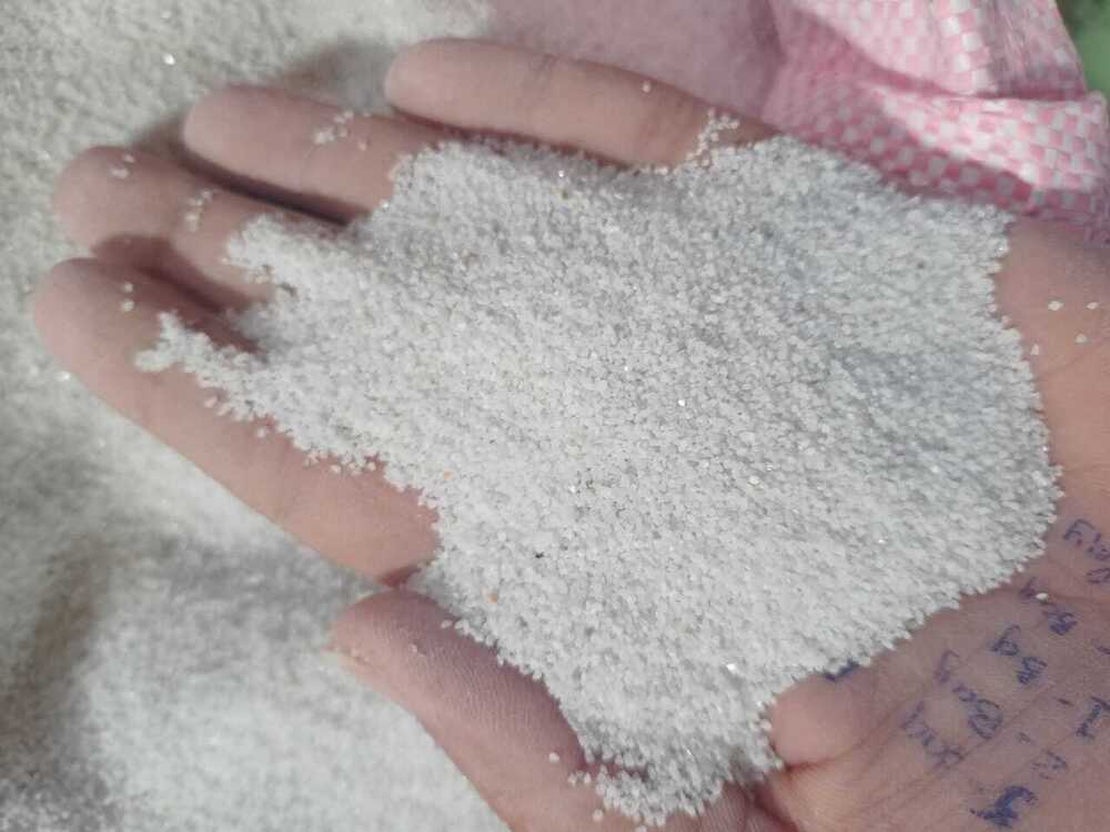 Natural White Quartz Lumps for Semiconductors
