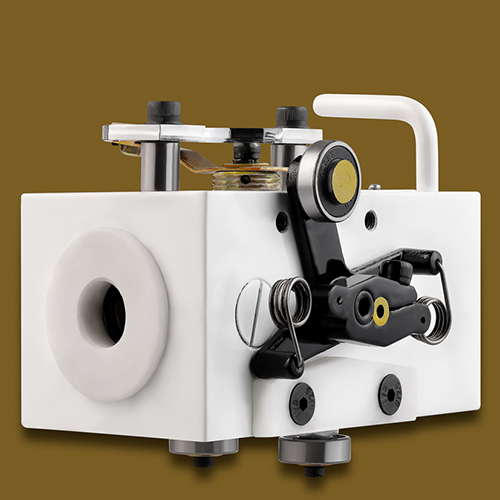 Ht9 - 4Rr15 Traverse Unit - Color: White With Black Elements