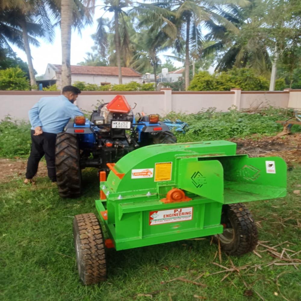 Agri Mini Shredder Machine with tyre