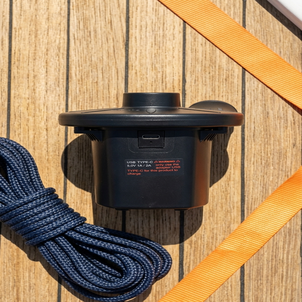 Hand Pump - Color: Black