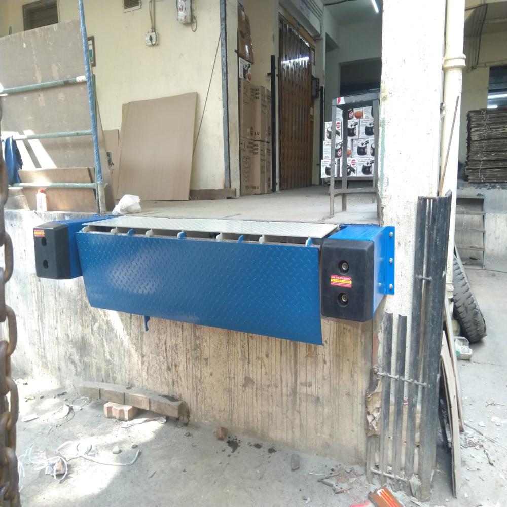 Edge Dock Leveler - High-strength Steel, Blue/black, 10 Ton Capacity | Manual Lever, Anti-skid Surface, Locking Mechanism