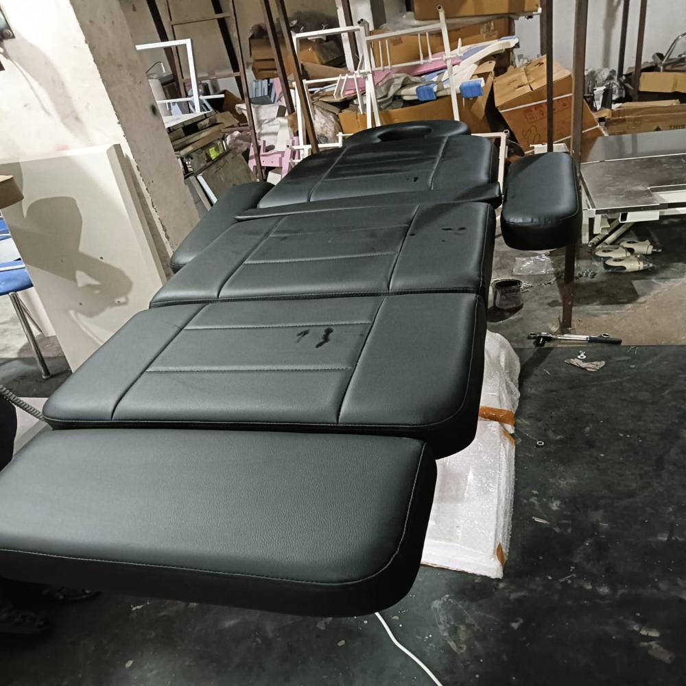 LUXURY Hair Transplant and Medical Aesthetic Chair (Black)