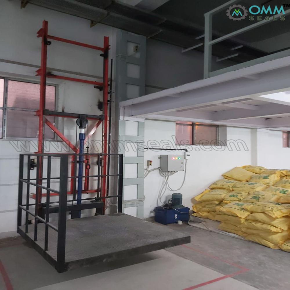 Single Mast Hydraulic Goods Lift