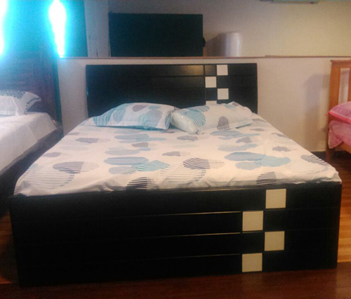 Wooden Queen Size Bed