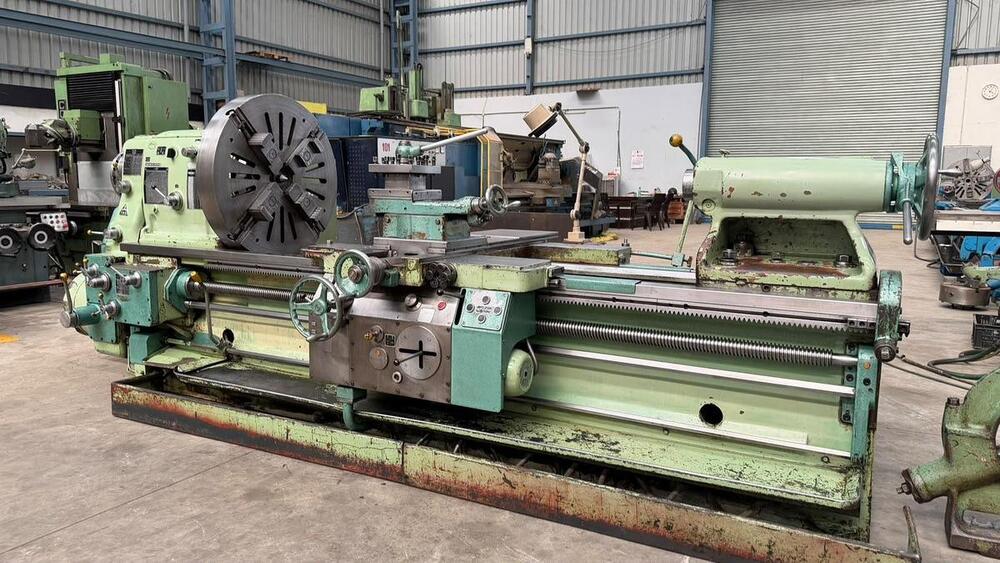 Geared Extra Heavy Duty Lathe Machine