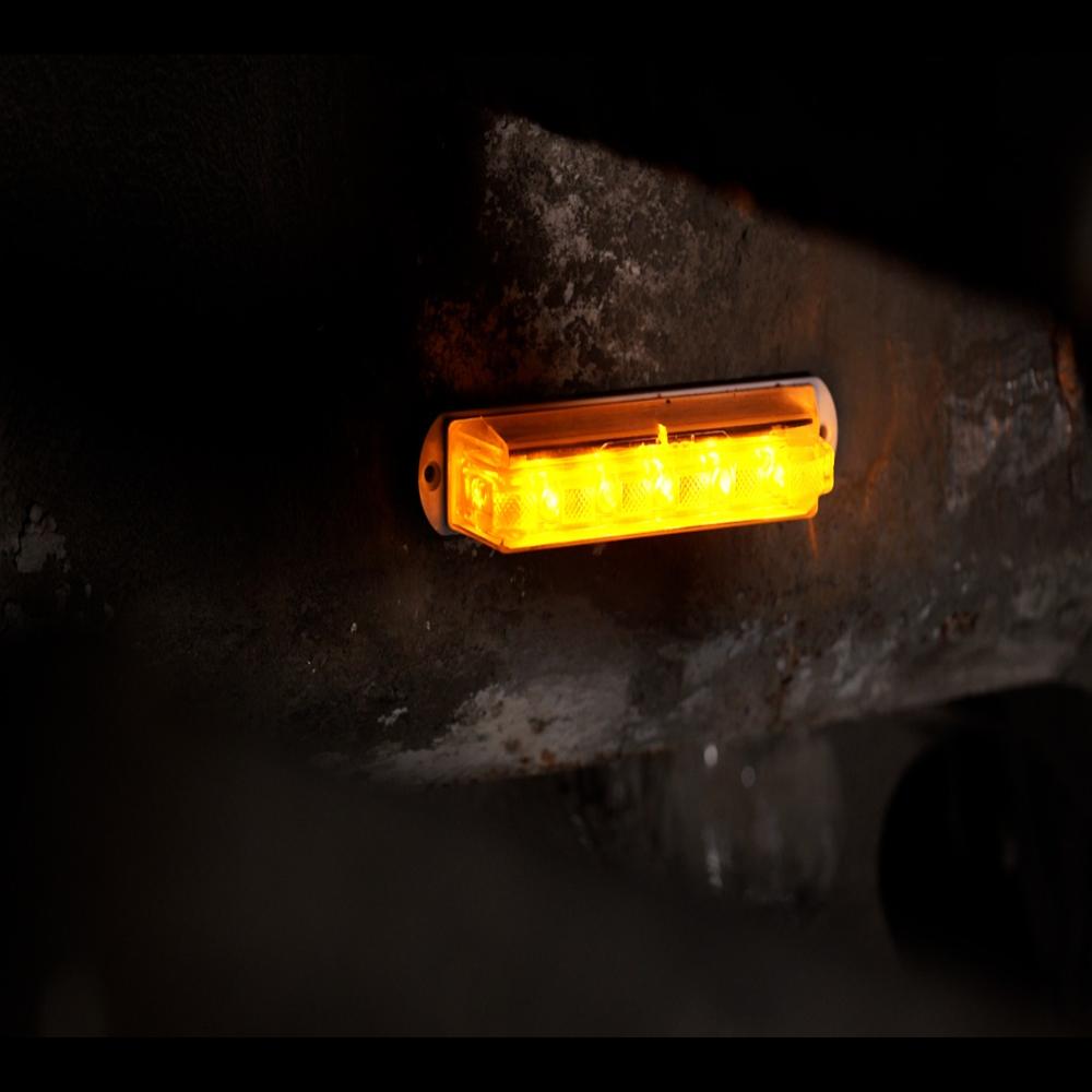 Solar Red Flag Light For Traffic Diversion