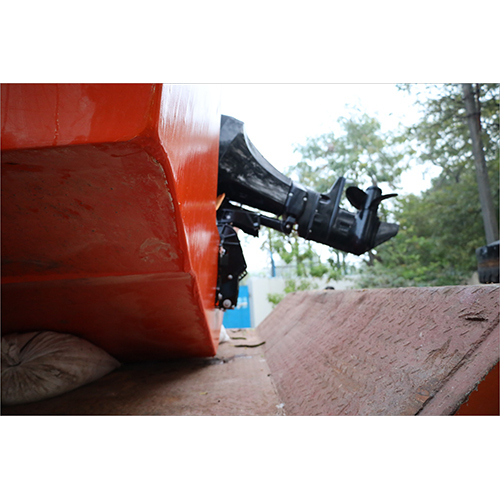 Driving Boat - Capacity: 10-20 Persons