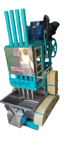 SS 304 4 Rod Mirchi Kandap Machine With Motor