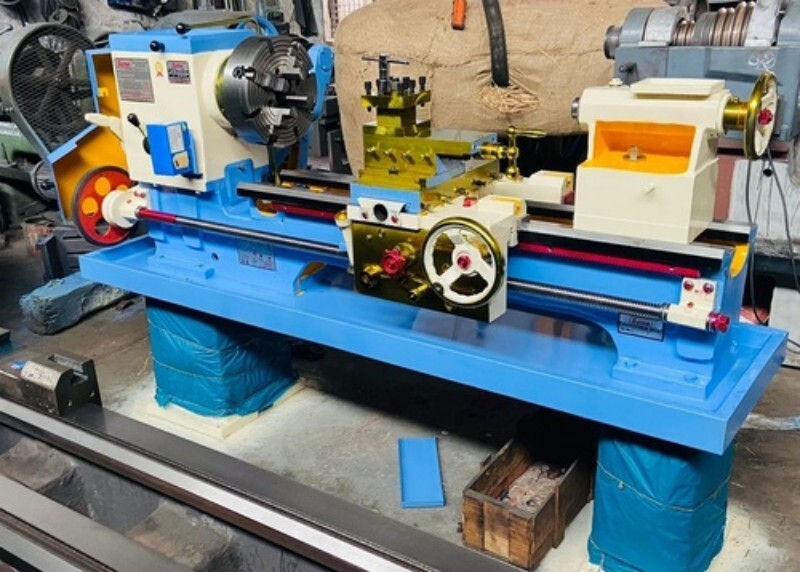 Heavy Duty Lathe Machine