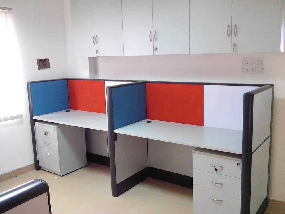 Modular Office Glass Linear Workstation