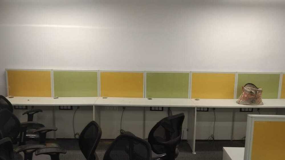 Modular Office Glass Linear Workstation