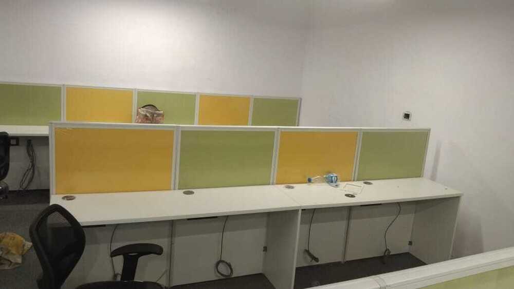 Modular Office Glass Linear Workstation
