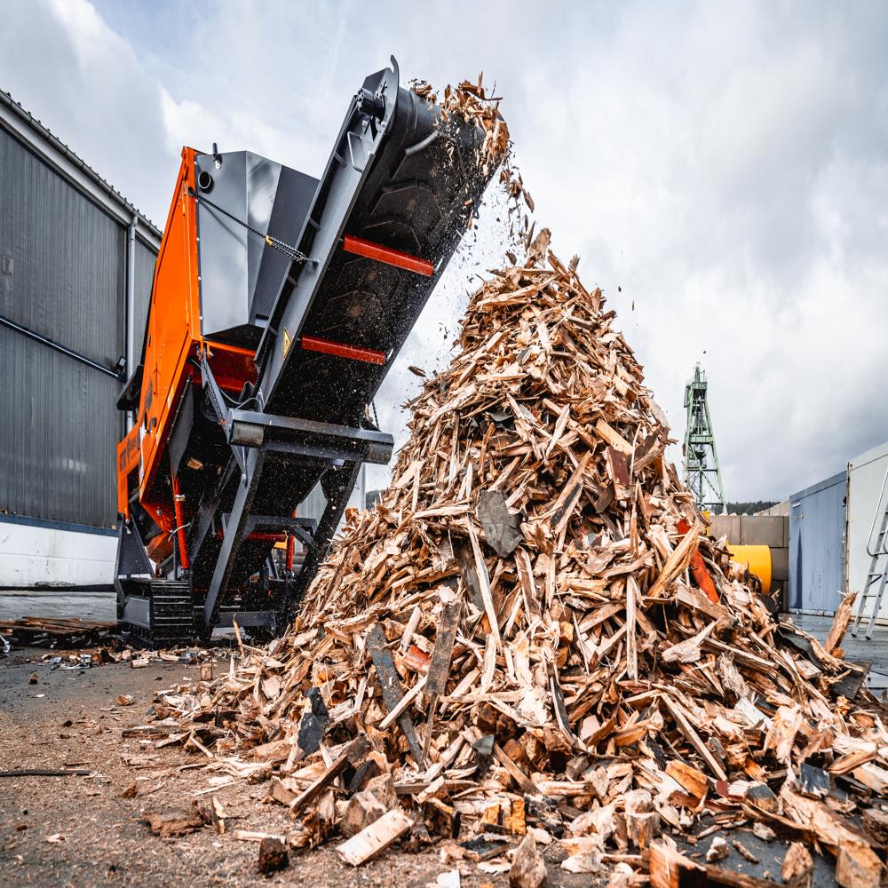 Compaktor 300 Mobile Two Shaft Shredder