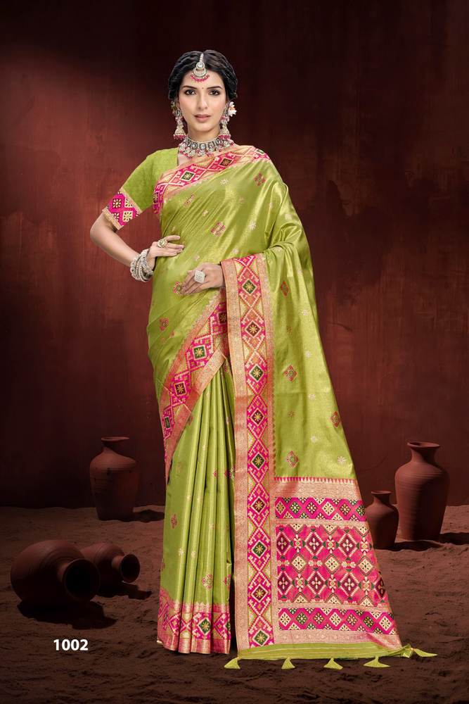Zari Zaveri Saree