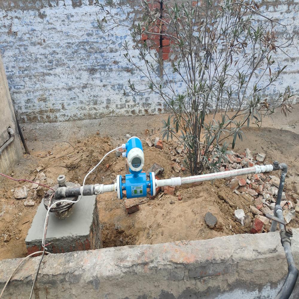 Electronagnetic Flow Meter Manufacturer - Accuracy: 0.5 %
