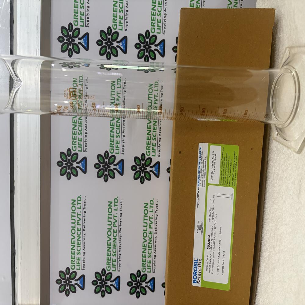 Cylinders With Spout CL B Borosil
