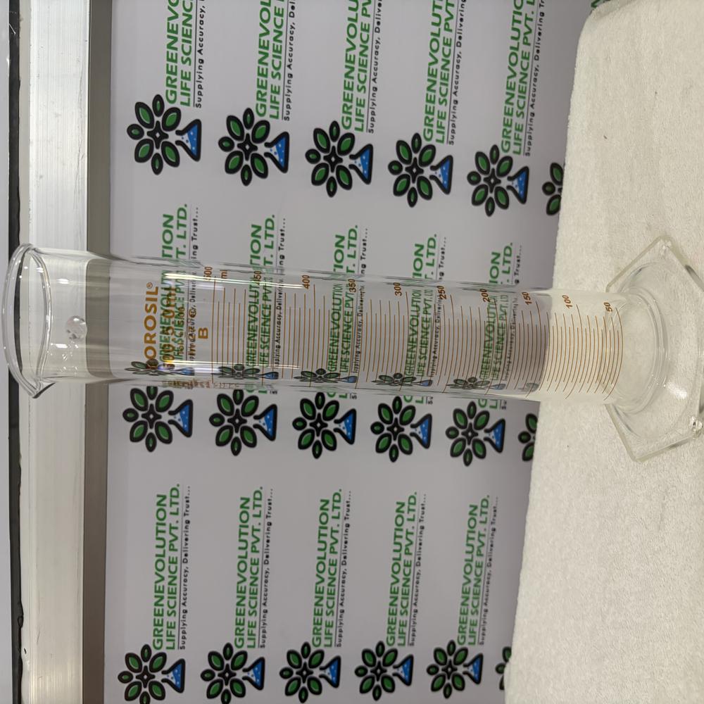 Cylinders With Spout CL B Borosil