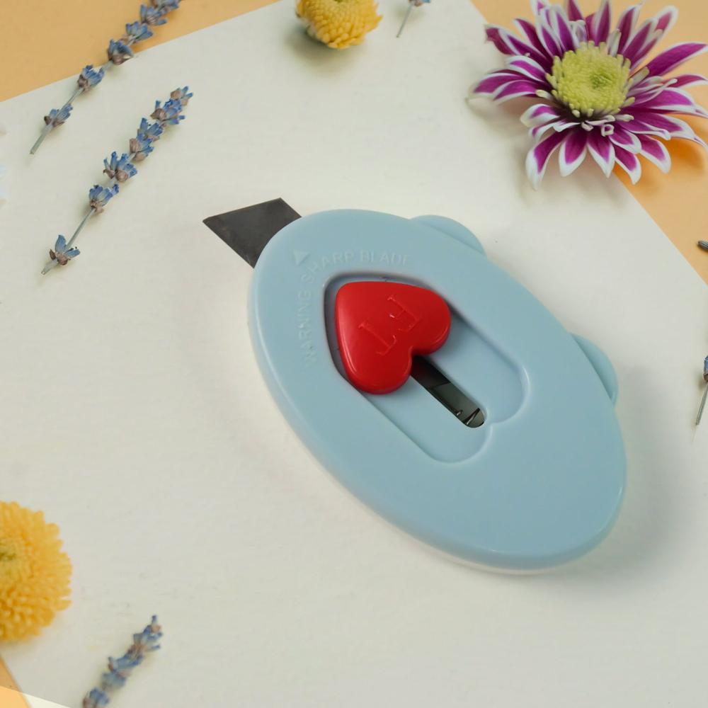 Mini Utility Cutter / Knife With Heart-Shaped Safety Lock (1 Pc) - Application: As Per Product Requirement