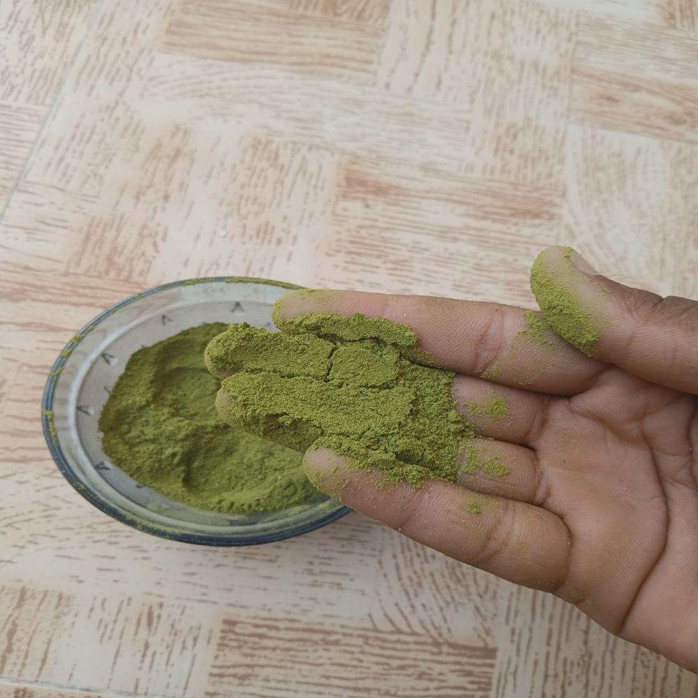 Moringa Leaf Powder - Additives: Nil (No Artificial Colors Or Preservatives)