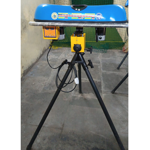 D10 Cricket Bowling Machine