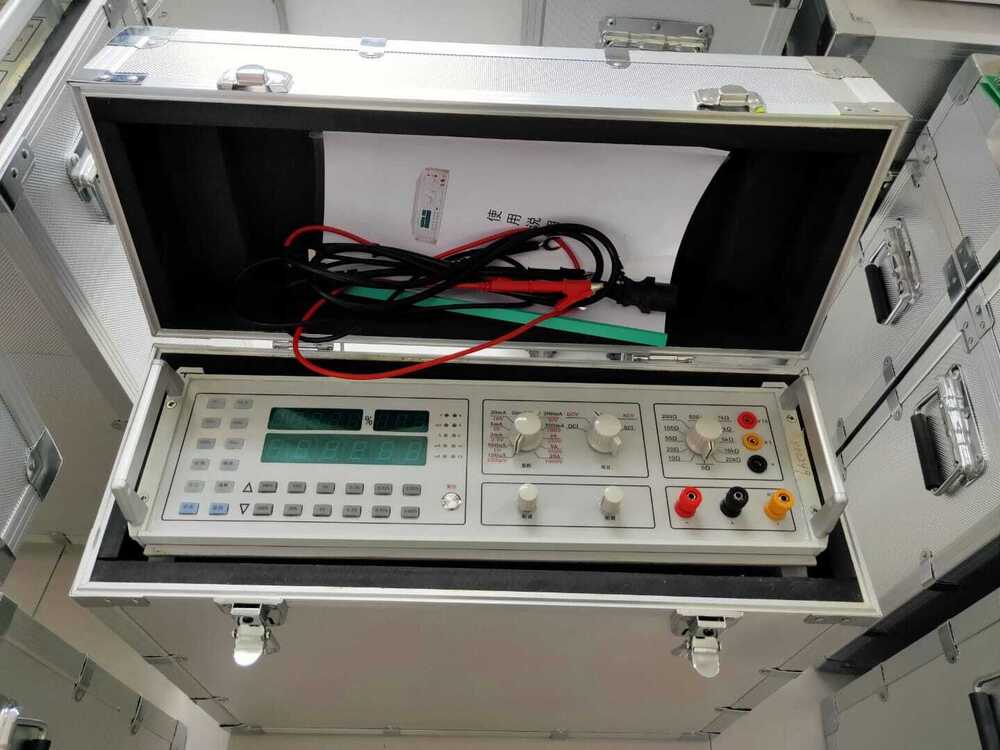Et1625 High Precision Multifunction Ca+librator