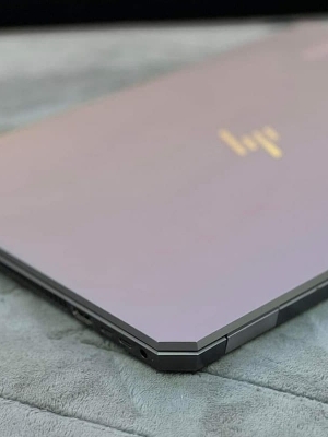 Hp Z Book Studio G5 - Available Color: Silver