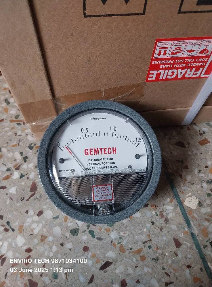 GEMTECH DIFFERENTIAL PRESSURE GAUGE SPOTTED ON A COFFEE ROASTER.