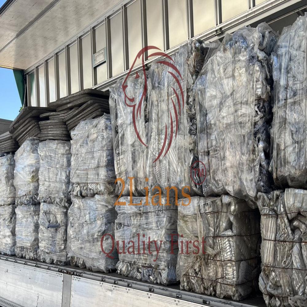 PET trays pressed into bales natural