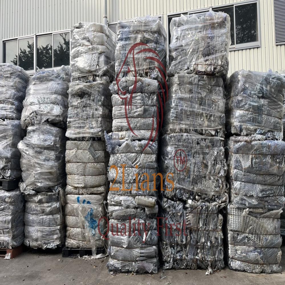 PET trays pressed into bales natural