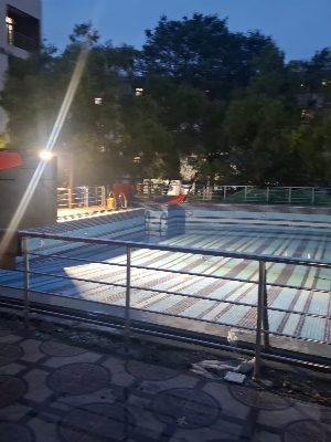 Swimming Pool - Feature: Large Size