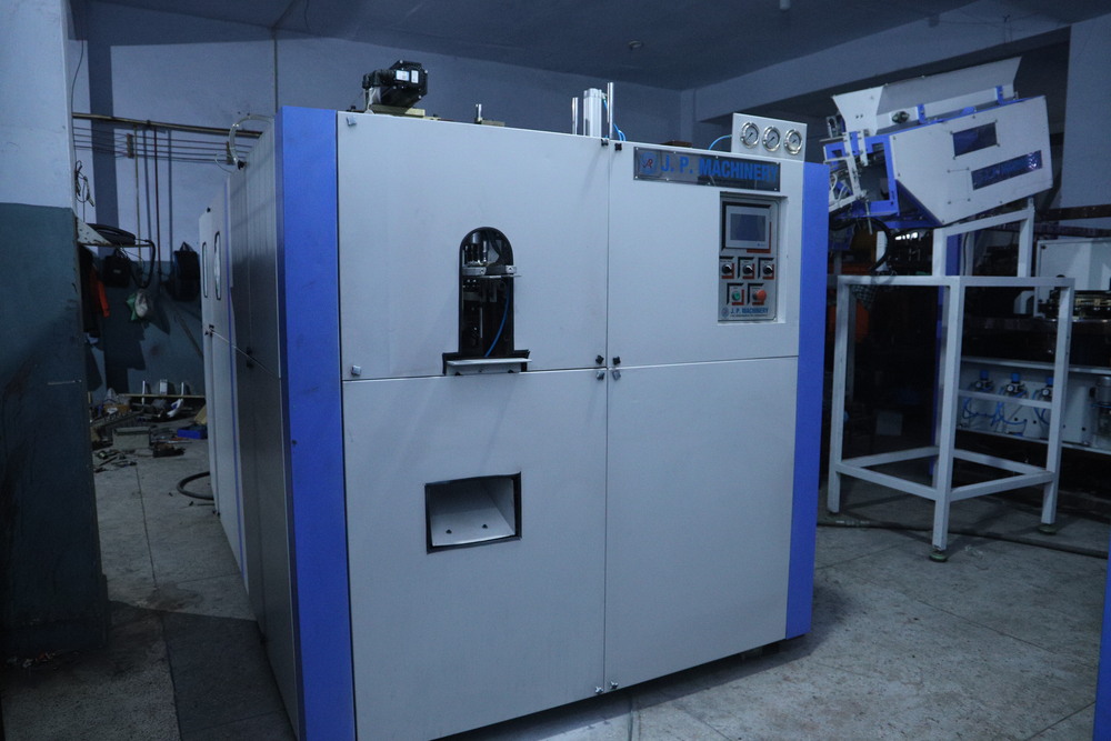 2 Cavity Pet Blowing Machine - Automatic Operation, White/blue Color | Industrial Grade Efficiency