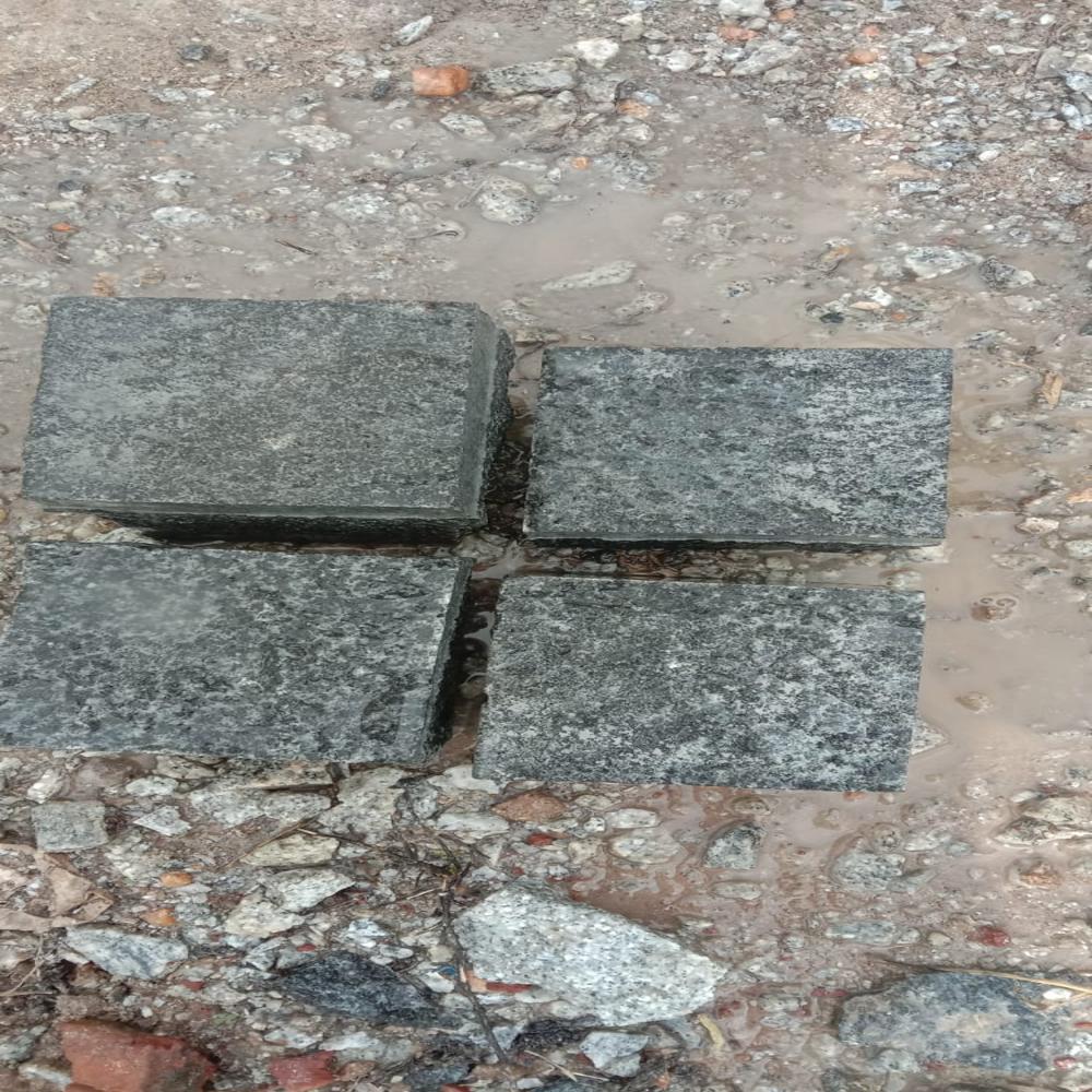 Black Granite Machinecut