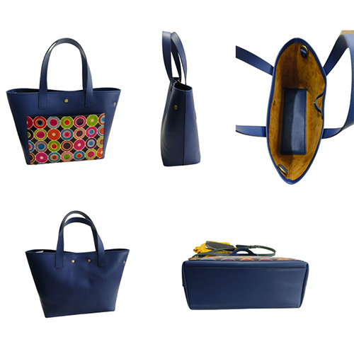 B083 Tote Bag