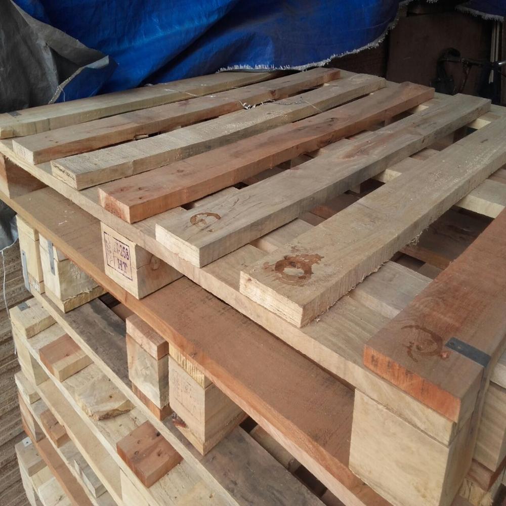 WOODEN PALLETS
