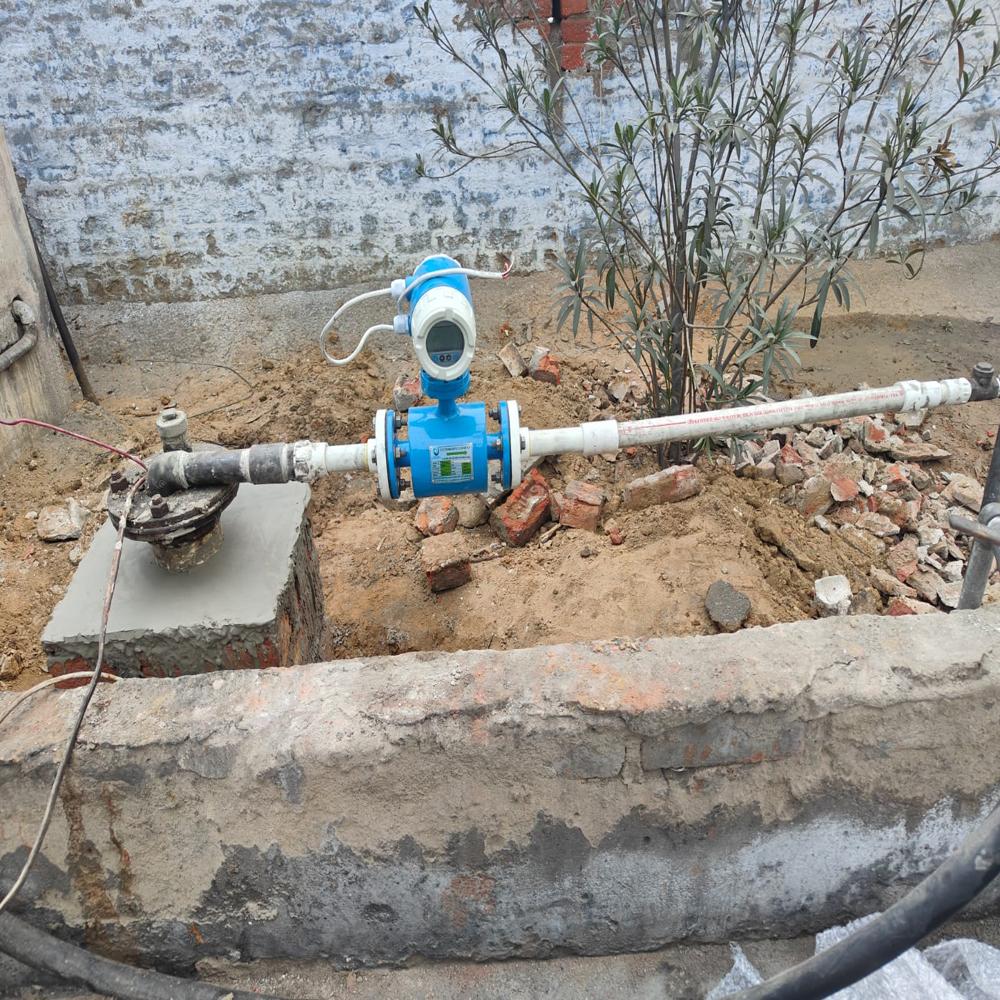 Best Electromagnetic Flow Meter - Accuracy: 05  %