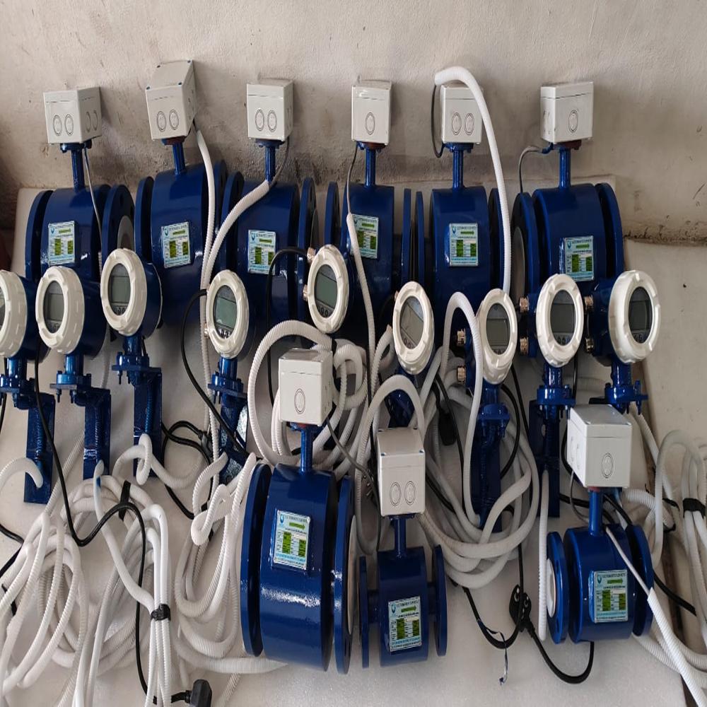 Best Electromagnetic Flow Meter - Accuracy: 05  %