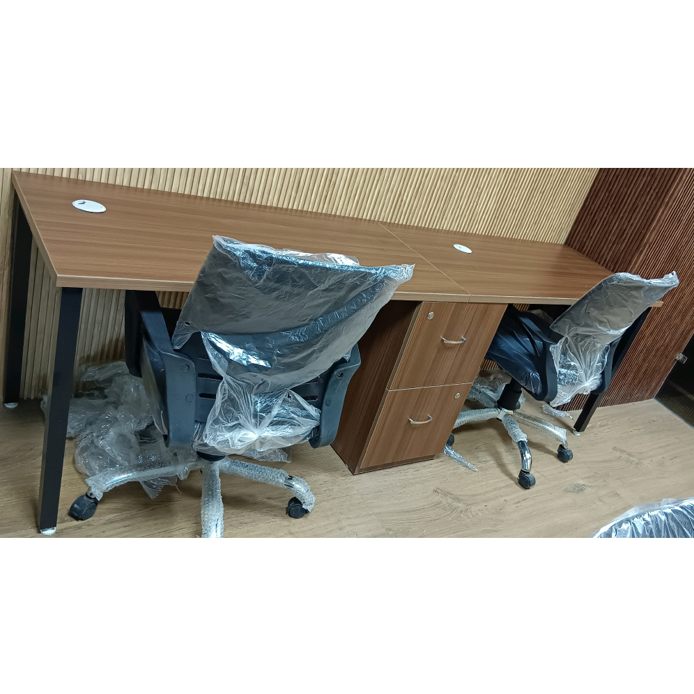 Linear Office Workstation Without Glass Screen