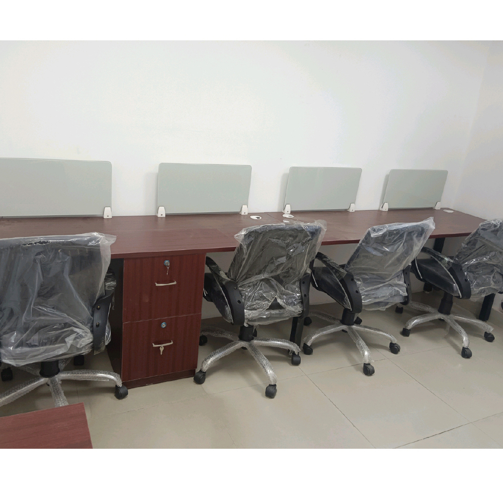Four Seater Linear Office Workstation