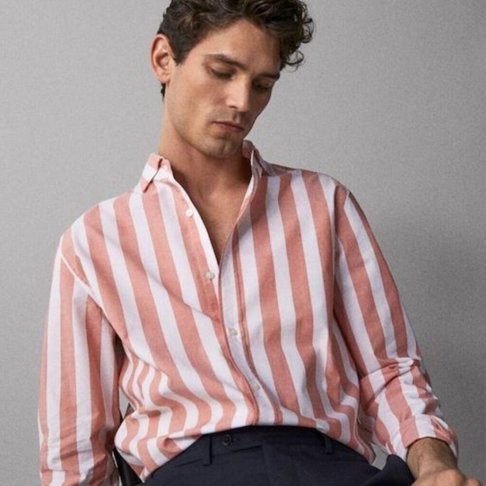 Men Slim Fit Spread Collar Vertical Striped Casual Shirt