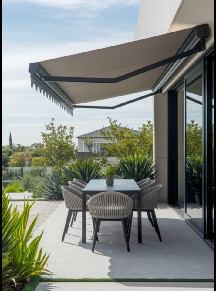 Retractable Window Awning