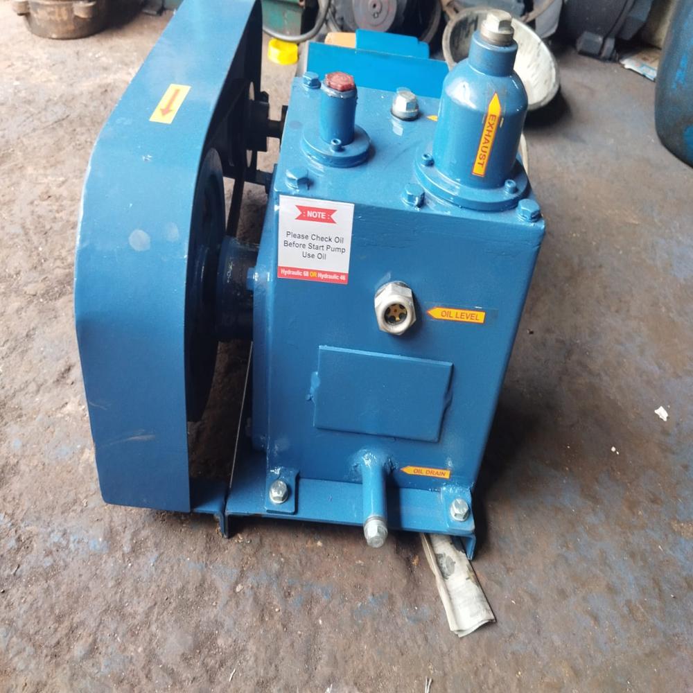 Laboratory Vacuum Pump - Flow Rate: 10 M3