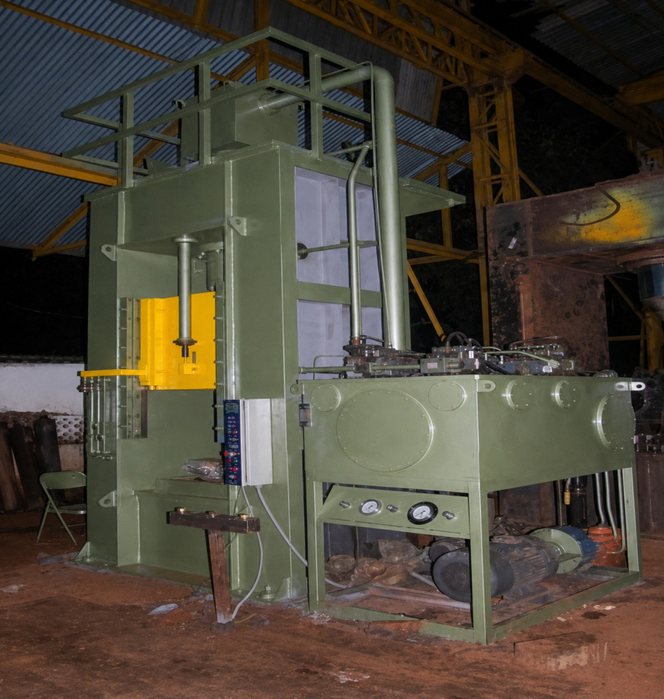 300 Ton Capacity Close Frame Hydraulic Press Machine