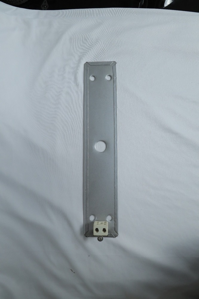 Flat strip heater with ceramic connector
