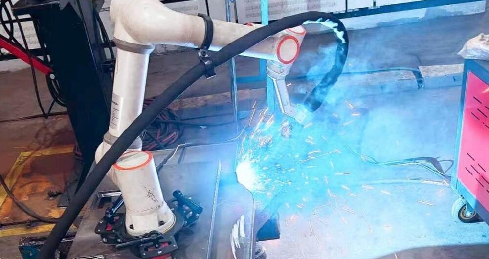 Intelligent Interaction Collaborative Welding Robots For Human Robot Collaboration - Feature: High Precision