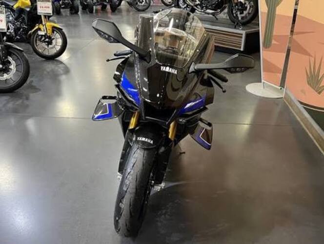2026 yamaha yzf-r1