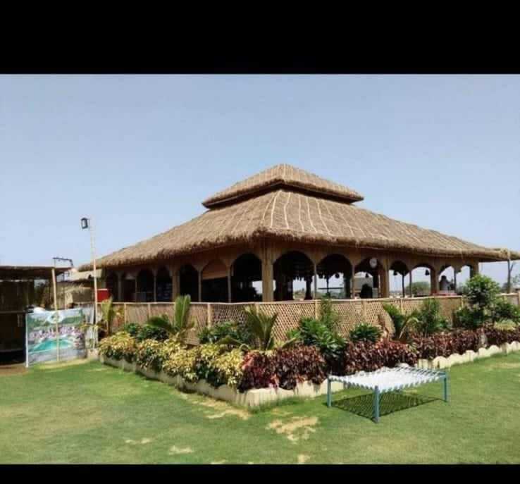 Bamboo Resort - Dimension (L*w*h): Customizable